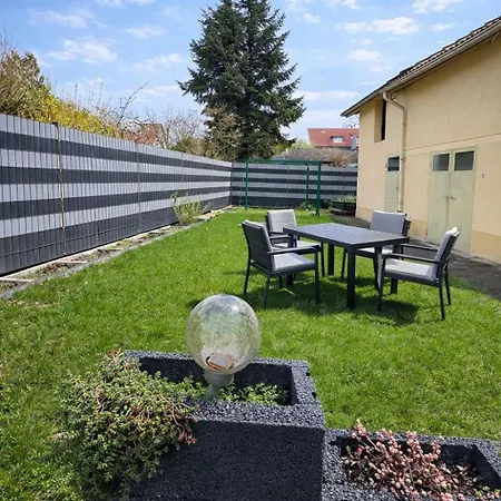 Villa Frankfurt Airport Family House *