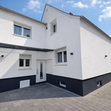 Villa Frankfurt Airport Family House *
