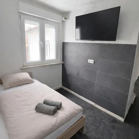 Villa Frankfurt Airport Family House *